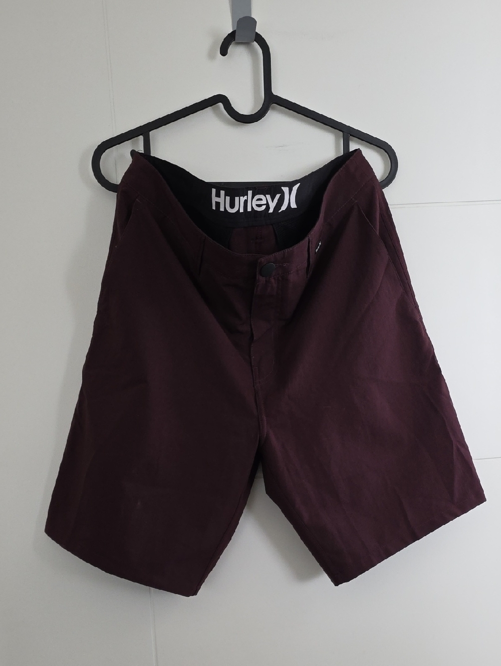 Hurley Men's Maroon Flat Front Chino Shorts